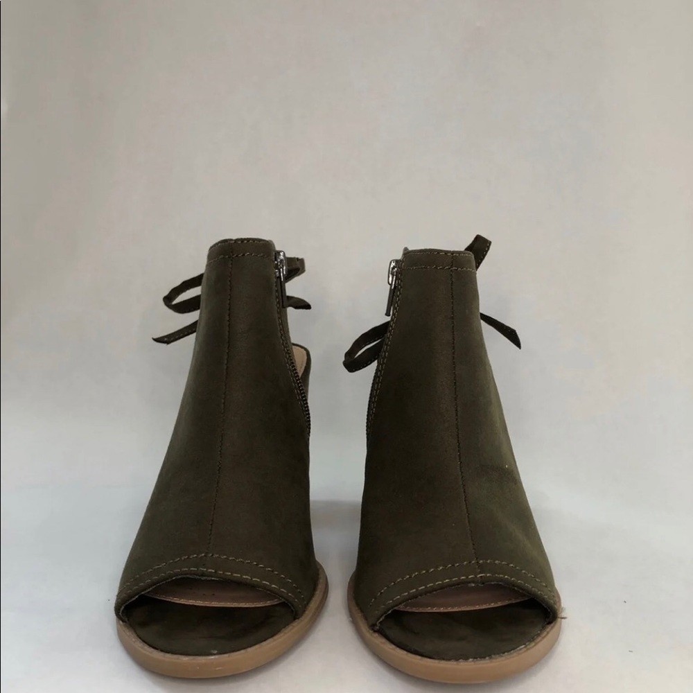 Booties - Picture 6 of 7